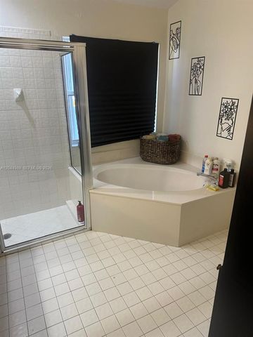 1971 Oak Berry Cir, Wellington, FL 33414