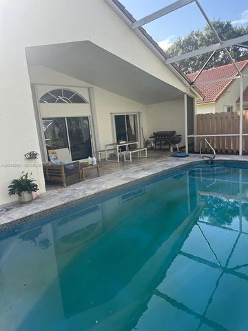 1971 Oak Berry Cir, Wellington, FL 33414