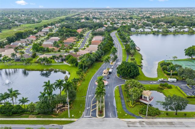 1971 Oak Berry Cir, Wellington, FL 33414