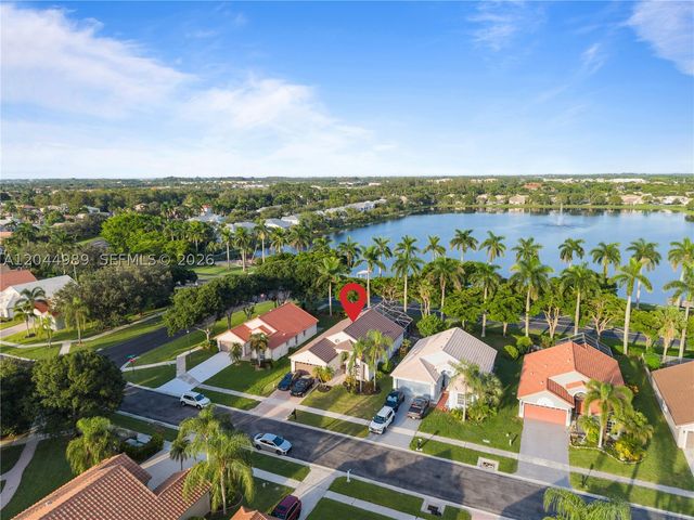 1971 Oak Berry Cir, Wellington, FL 33414