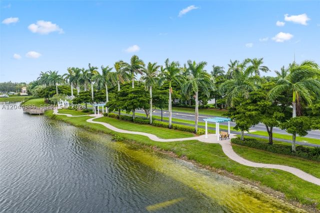 1971 Oak Berry Cir, Wellington, FL 33414
