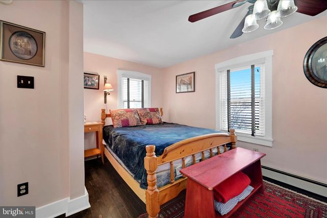 173 W BROAD ST, Salunga, PA 17538