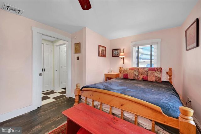 173 W BROAD ST, Salunga, PA 17538