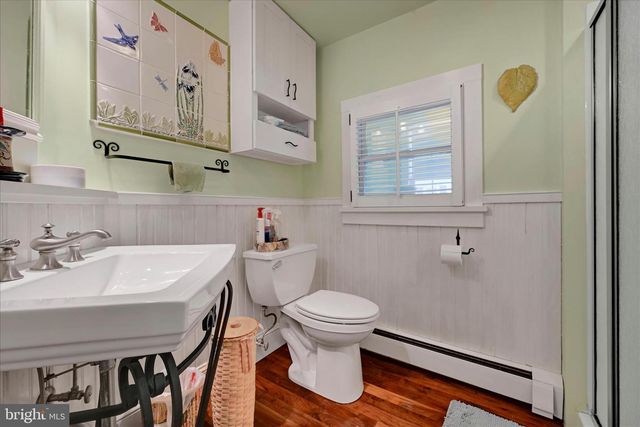 173 W BROAD ST, Salunga, PA 17538