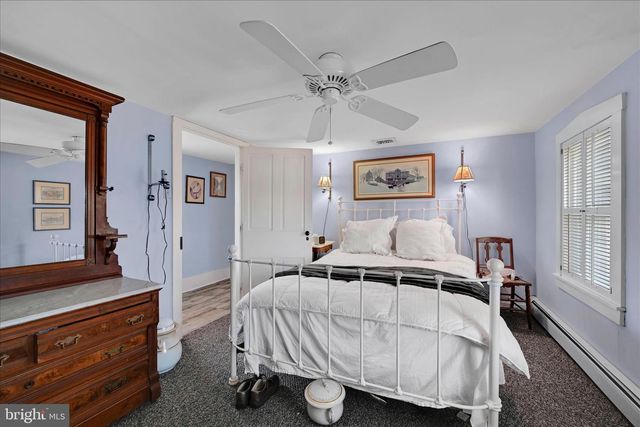 173 W BROAD ST, Salunga, PA 17538