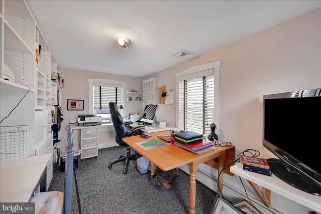 173 W BROAD ST, Salunga, PA 17538