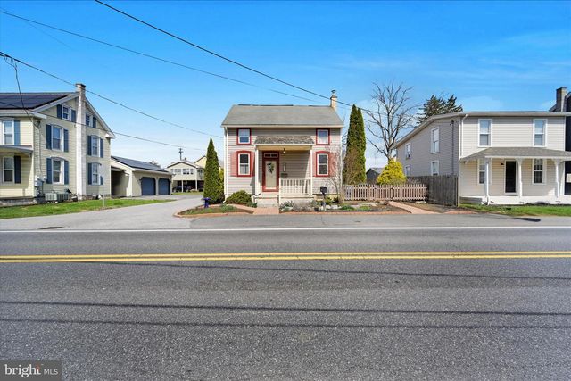 173 W BROAD ST, Salunga, PA 17538