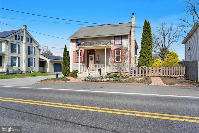173 W BROAD ST, Salunga, PA 17538