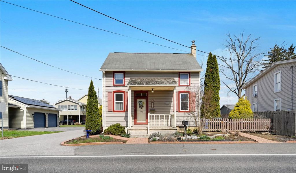 173 W BROAD ST, Salunga, PA 17538