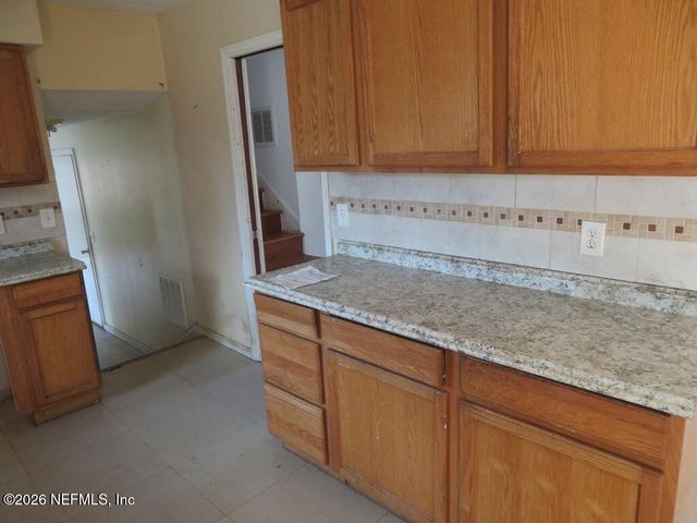 5932 JAGUAR Drive W, Jacksonville, FL 32244