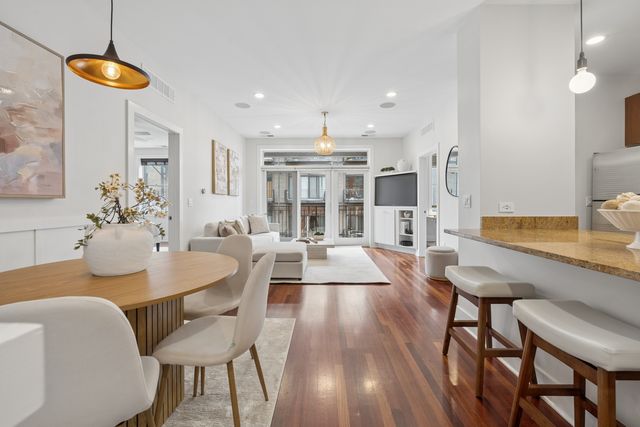 2740 W Armitage Avenue 302S, Chicago, IL 60647