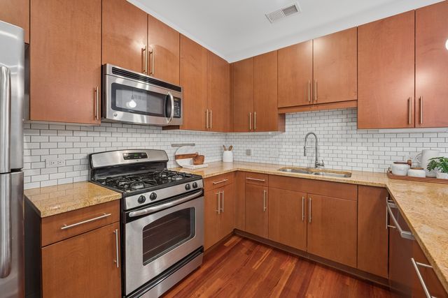 2740 W Armitage Avenue 302S, Chicago, IL 60647