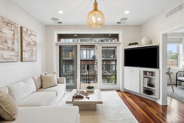 2740 W Armitage Avenue 302S, Chicago, IL 60647