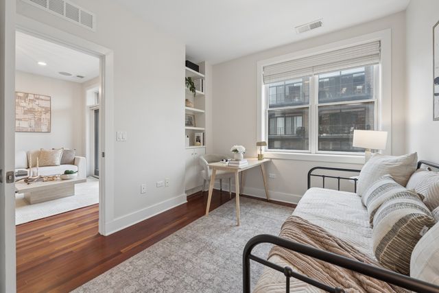 2740 W Armitage Avenue 302S, Chicago, IL 60647