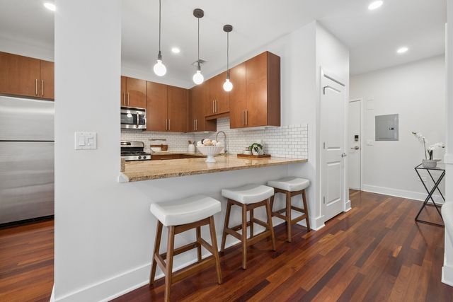 2740 W Armitage Avenue 302S, Chicago, IL 60647