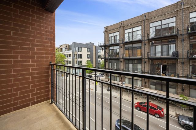 2740 W Armitage Avenue 302S, Chicago, IL 60647