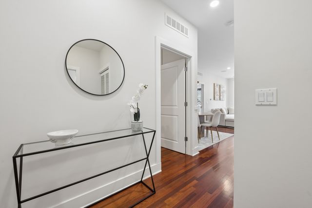 2740 W Armitage Avenue 302S, Chicago, IL 60647