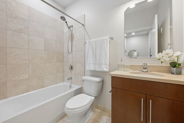 2740 W Armitage Avenue 302S, Chicago, IL 60647