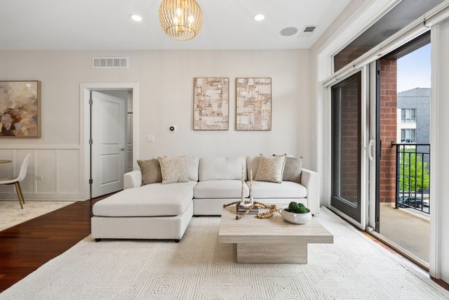 2740 W Armitage Avenue 302S, Chicago, IL 60647