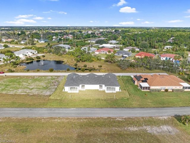 628 Falls LN, Lehigh Acres, FL 33974