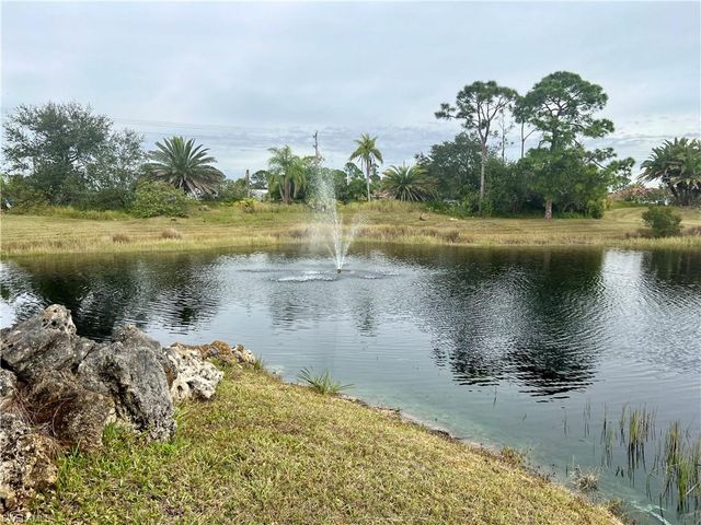 628 Falls LN, Lehigh Acres, FL 33974