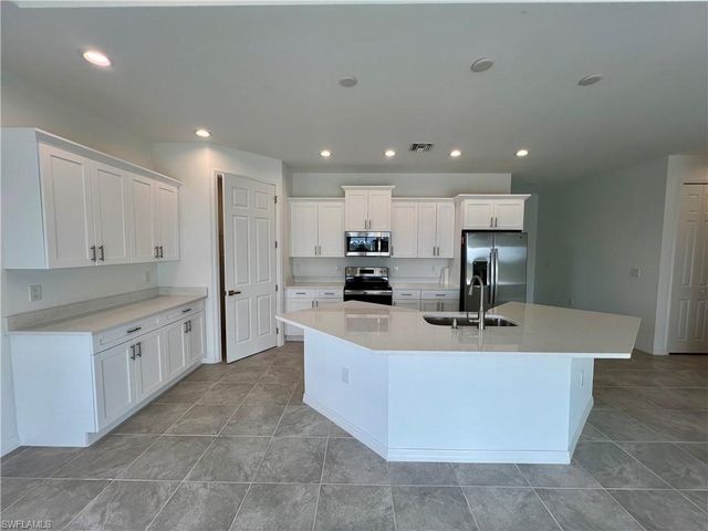 628 Falls LN, Lehigh Acres, FL 33974