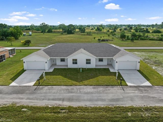 628 Falls LN, Lehigh Acres, FL 33974