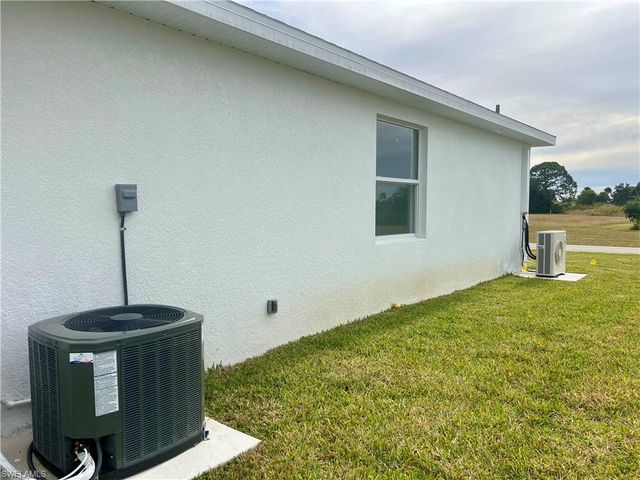 628 Falls LN, Lehigh Acres, FL 33974