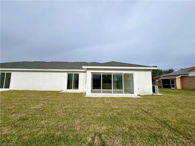 628 Falls LN, Lehigh Acres, FL 33974