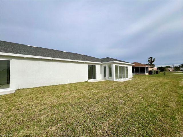 628 Falls LN, Lehigh Acres, FL 33974