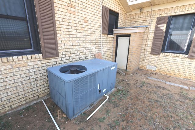 10961 Kosub Ln, San Antonio, TX 78223