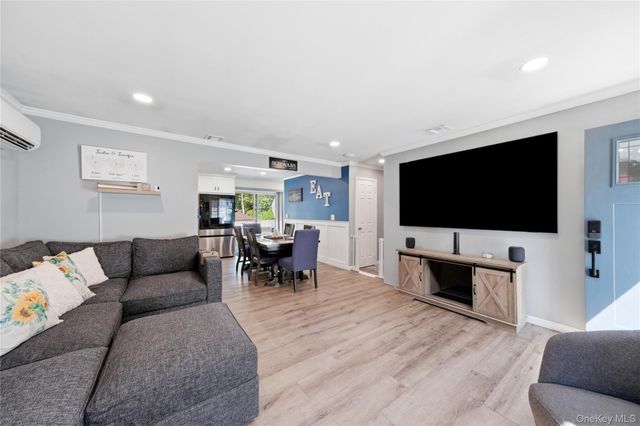 202 Whittier Drive, Mastic Beach, NY 11951