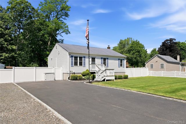 202 Whittier Drive, Mastic Beach, NY 11951