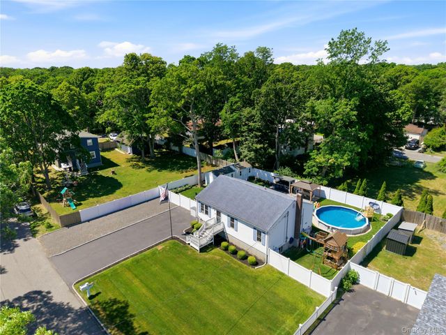 202 Whittier Drive, Mastic Beach, NY 11951