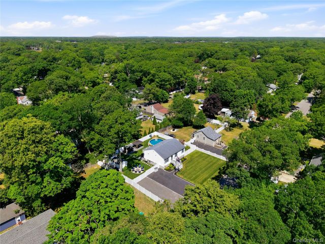202 Whittier Drive, Mastic Beach, NY 11951