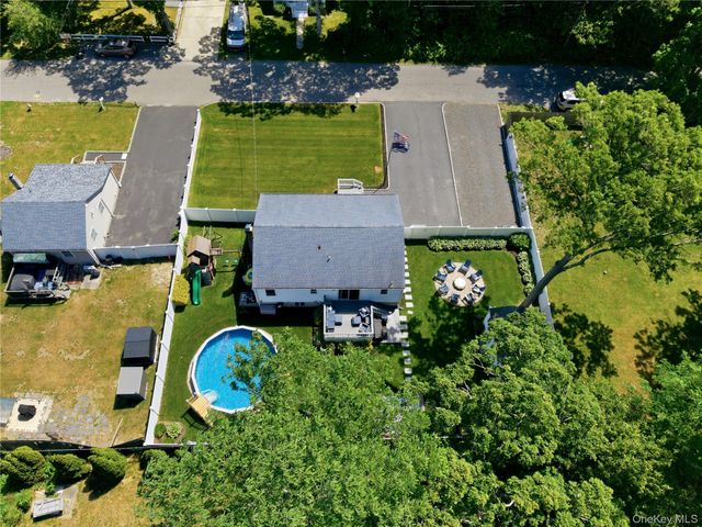 202 Whittier Drive, Mastic Beach, NY 11951