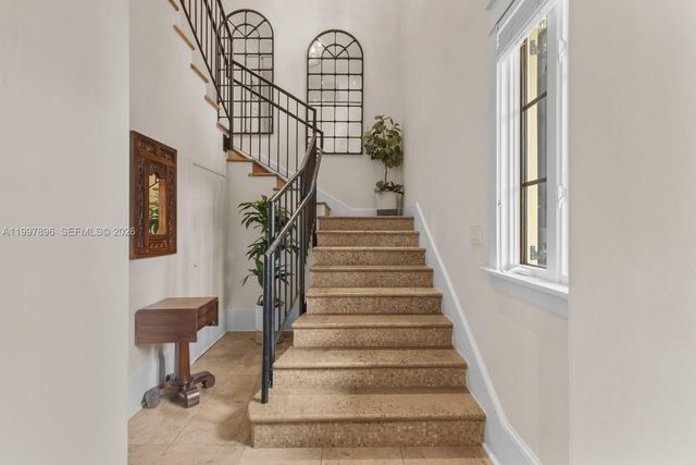 685 Harbor Lane, Key Biscayne, FL 33149