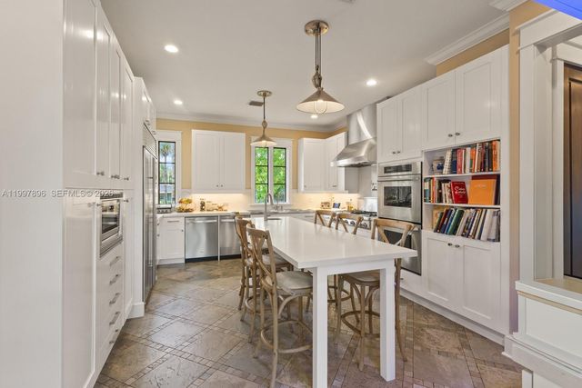 685 Harbor Lane, Key Biscayne, FL 33149