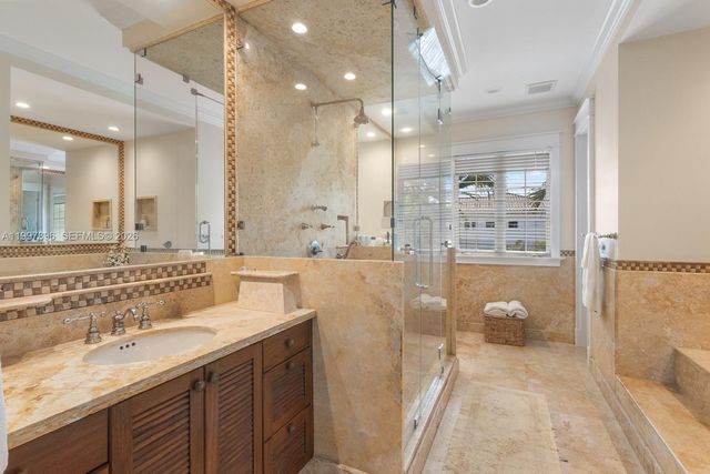 685 Harbor Lane, Key Biscayne, FL 33149