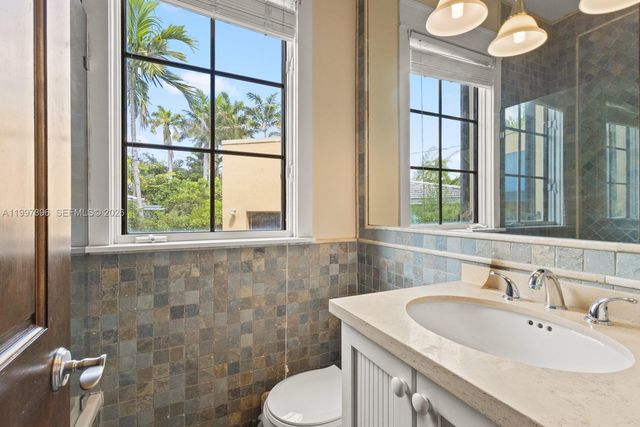 685 Harbor Lane, Key Biscayne, FL 33149