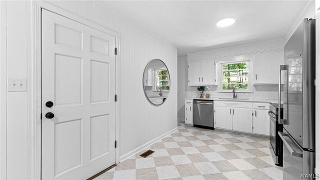 4534 RIVER OAK DR, Northport, AL 35473