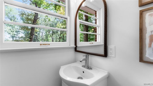 4534 RIVER OAK DR, Northport, AL 35473