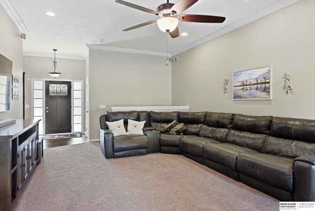 8001 S 94th Street, La Vista, NE 68128