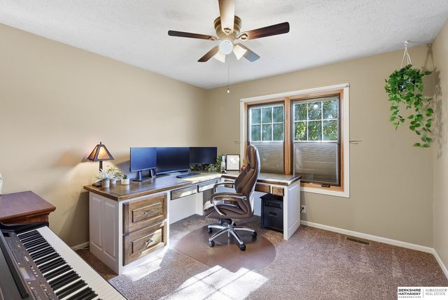 8001 S 94th Street, La Vista, NE 68128