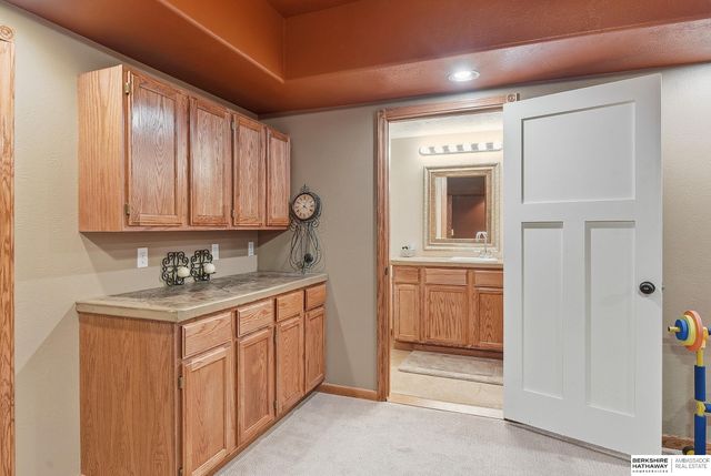 8001 S 94th Street, La Vista, NE 68128