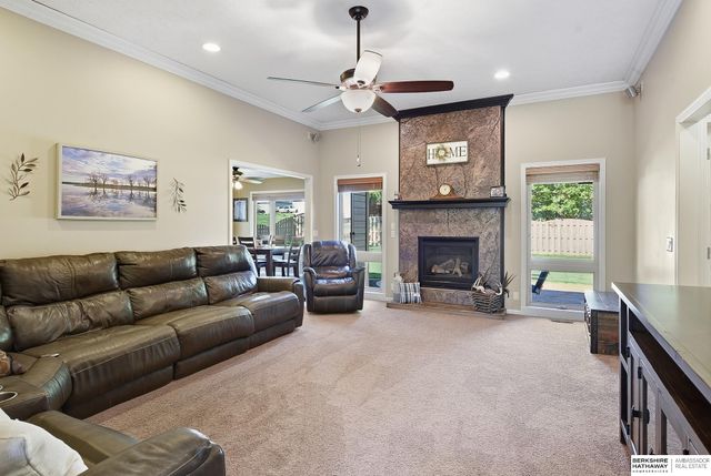 8001 S 94th Street, La Vista, NE 68128