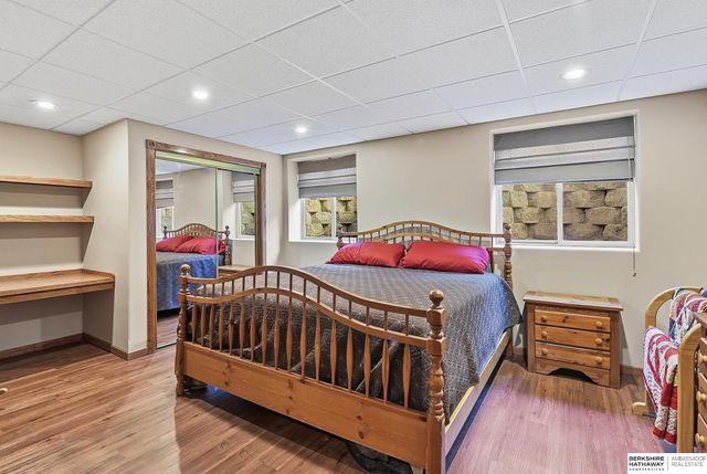 8001 S 94th Street, La Vista, NE 68128