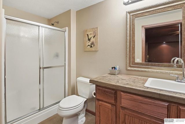 8001 S 94th Street, La Vista, NE 68128