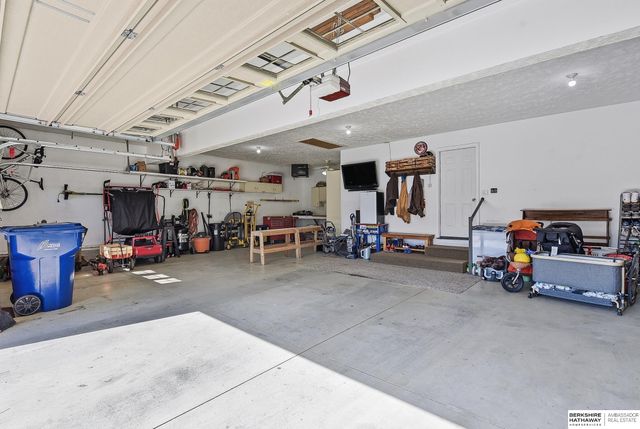 8001 S 94th Street, La Vista, NE 68128