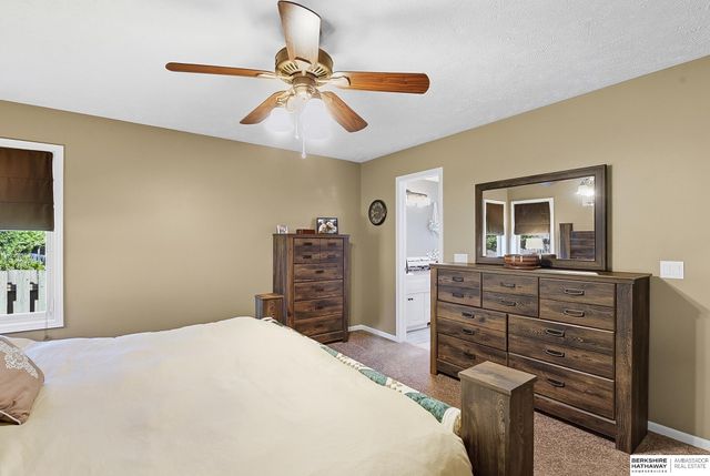 8001 S 94th Street, La Vista, NE 68128